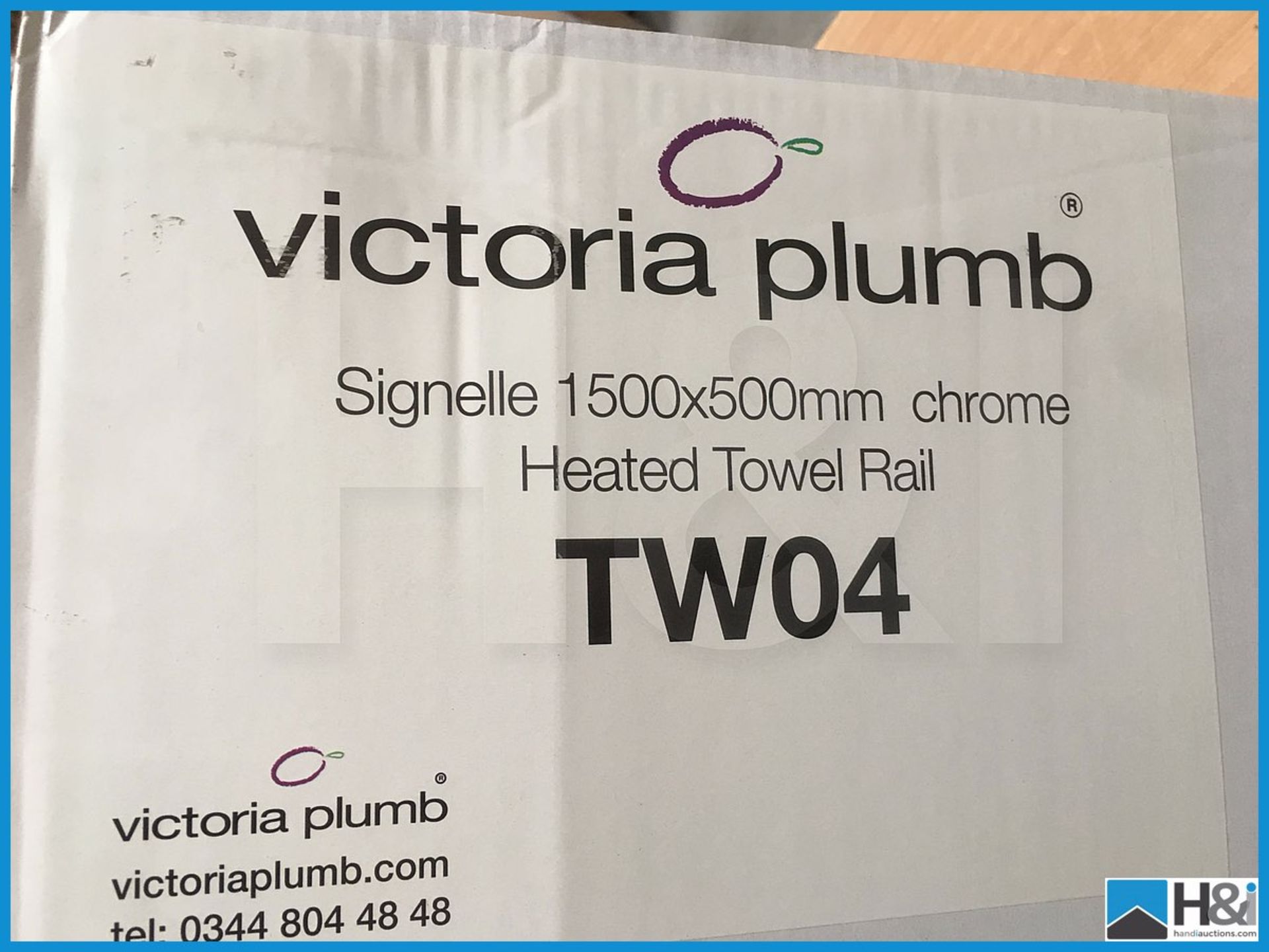 Designer Victoria Plumb TW04 Signelle 1500x500 polished chrome heated towel rail. New and boxed. - Image 2 of 3