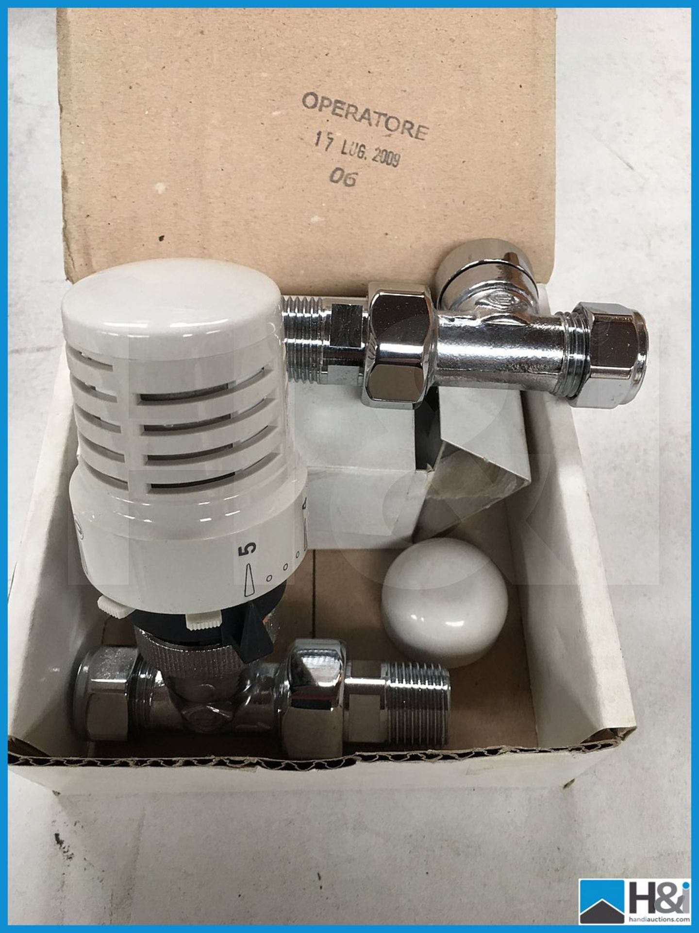 Designer MHS TR8 straight manual radiator valve. New and boxed. Suggested manufacturers selling - Image 2 of 3