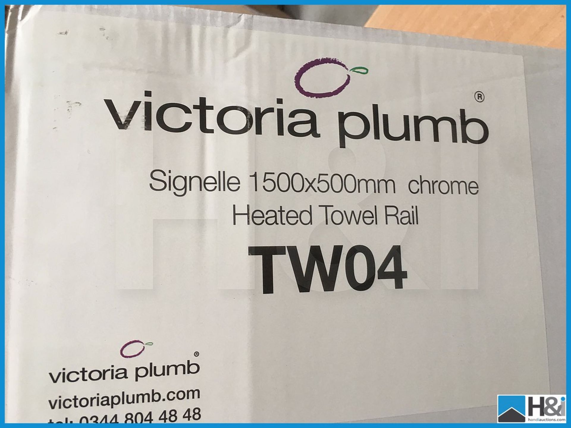 Designer Victoria Plumb TW04 Signelle 1500x500 polished chrome heated towel rail. New and boxed. - Image 3 of 3