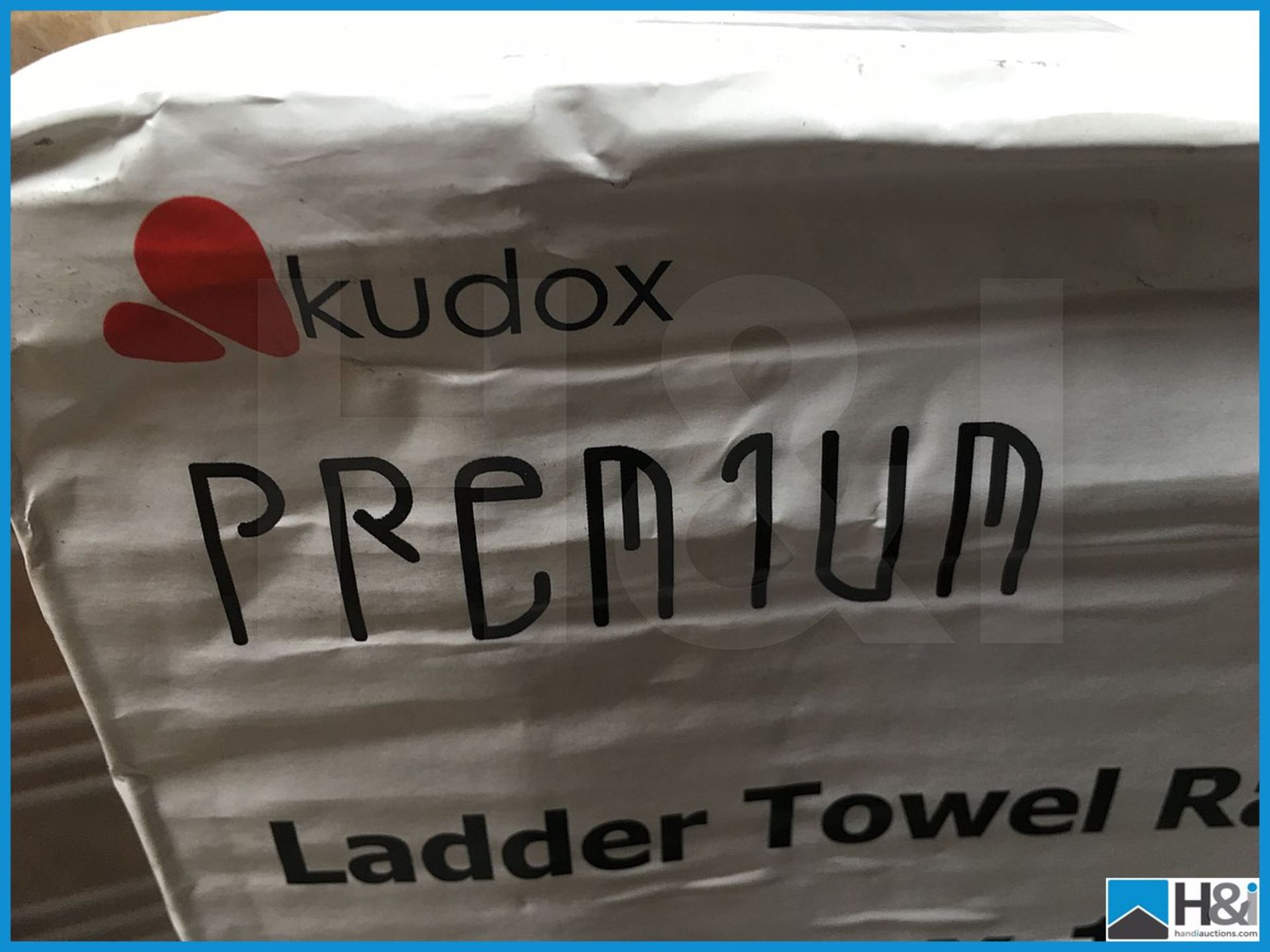 Designer Kudox Premium ladder towel rail 600x110 in white finish. New and boxed. Suggested - Image 4 of 4