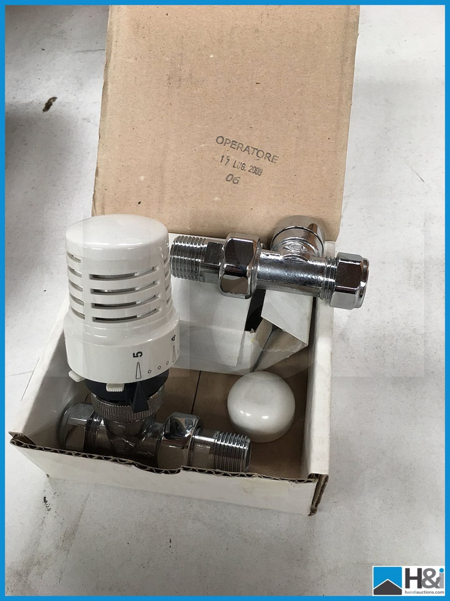 Designer MHS TR8 straight manual radiator valve. New and boxed. Suggested manufacturers selling