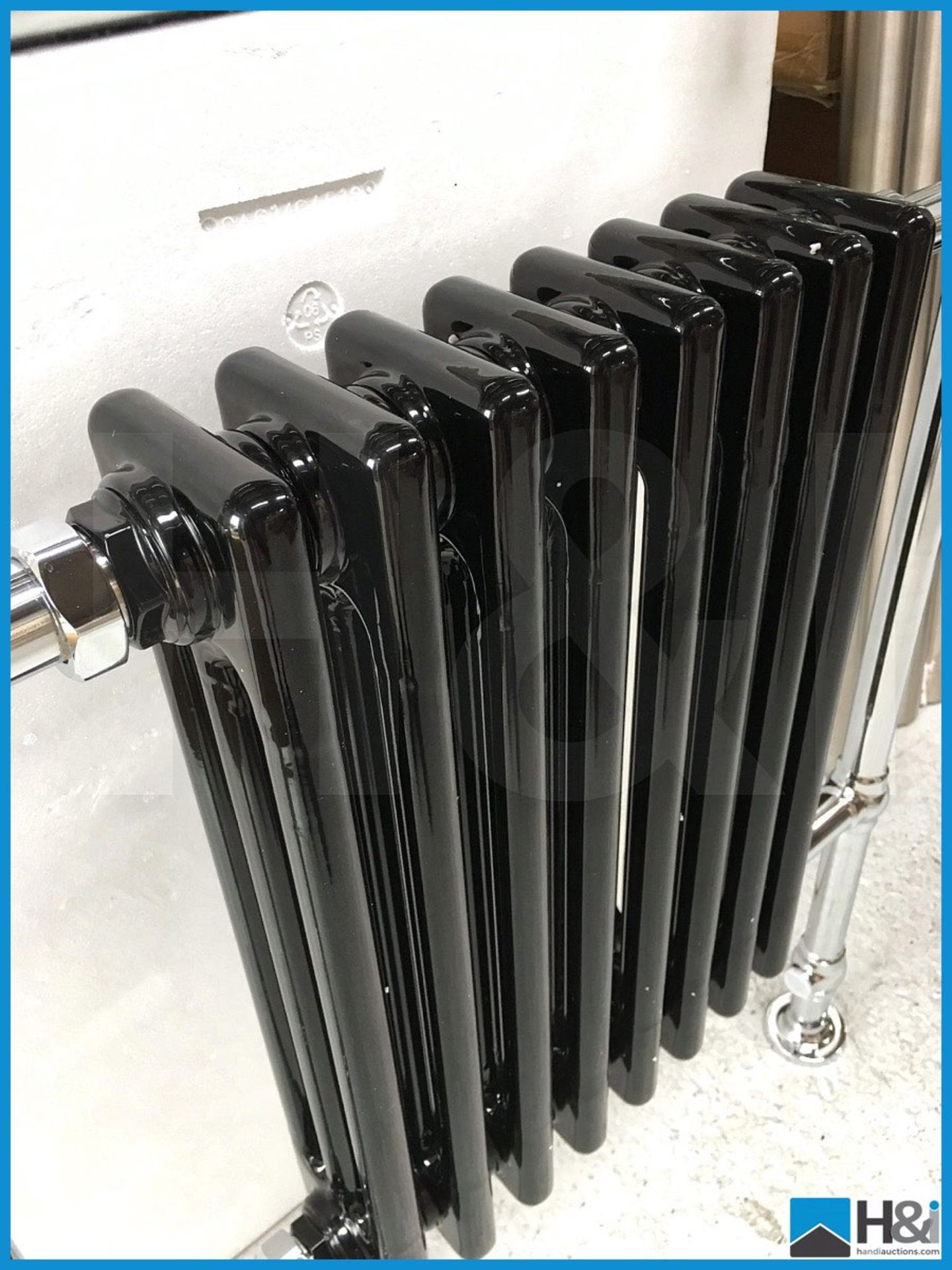 Designer centre column black traditional radiator with polished chrome rails. New and boxed. - Image 3 of 6