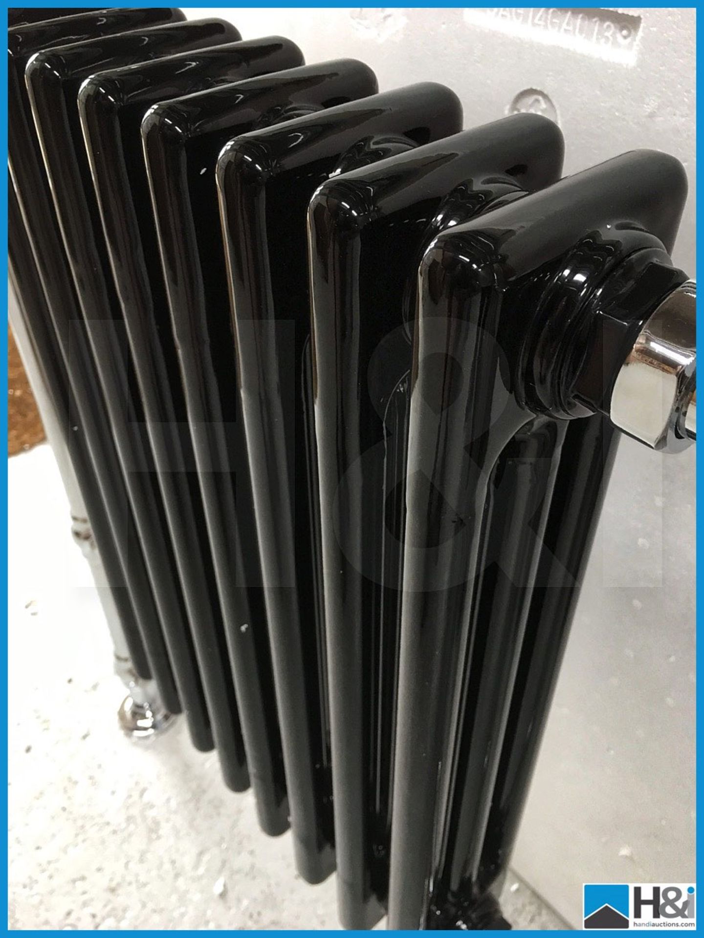 Designer centre column black traditional radiator with polished chrome rails. New and boxed. - Image 6 of 6