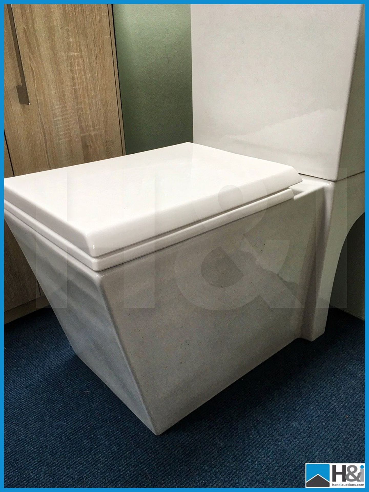 Designer Milan square WC, top flush with matching seat. New and boxed. Suggested manufacturers - Image 2 of 4