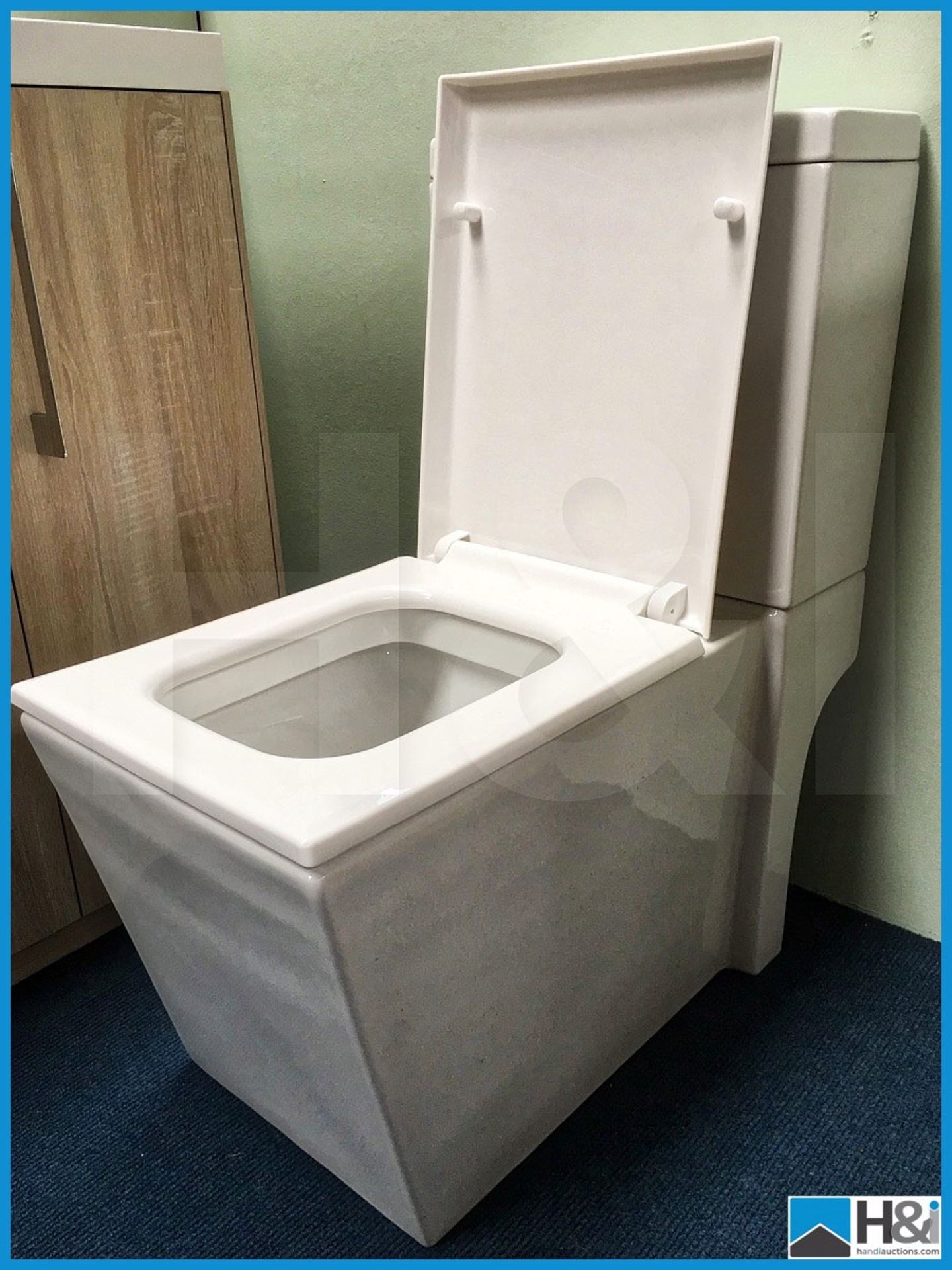 Designer Milan square WC, top flush with matching seat. New and boxed. Suggested manufacturers - Image 4 of 4