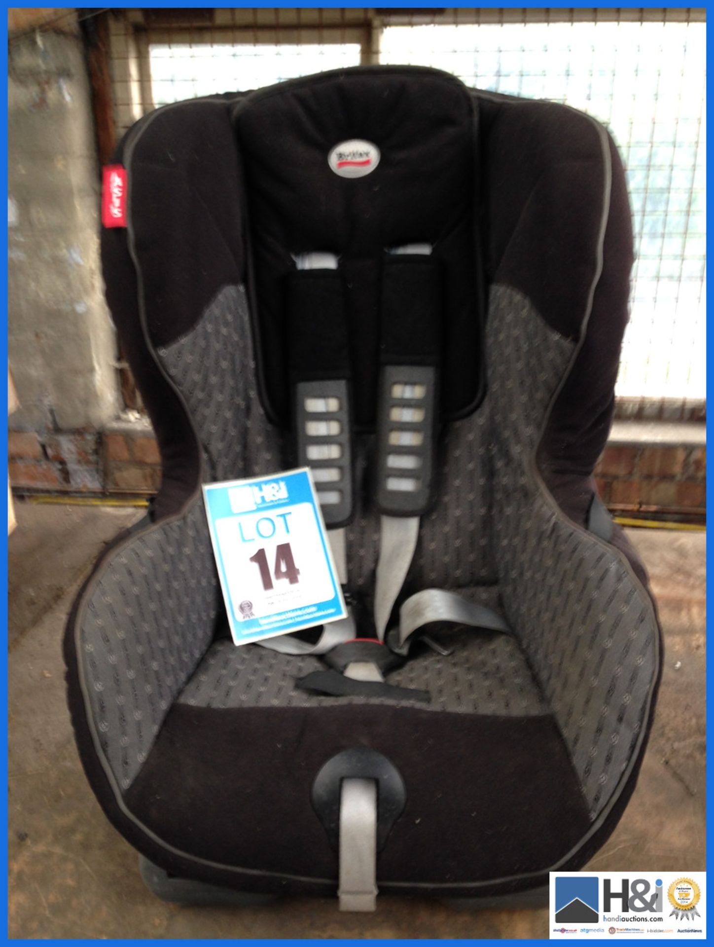 Isofix car seat. Appraisal: Viewing Advised Serial No: NA Location: Lots 1 to 219 located at Phoenix