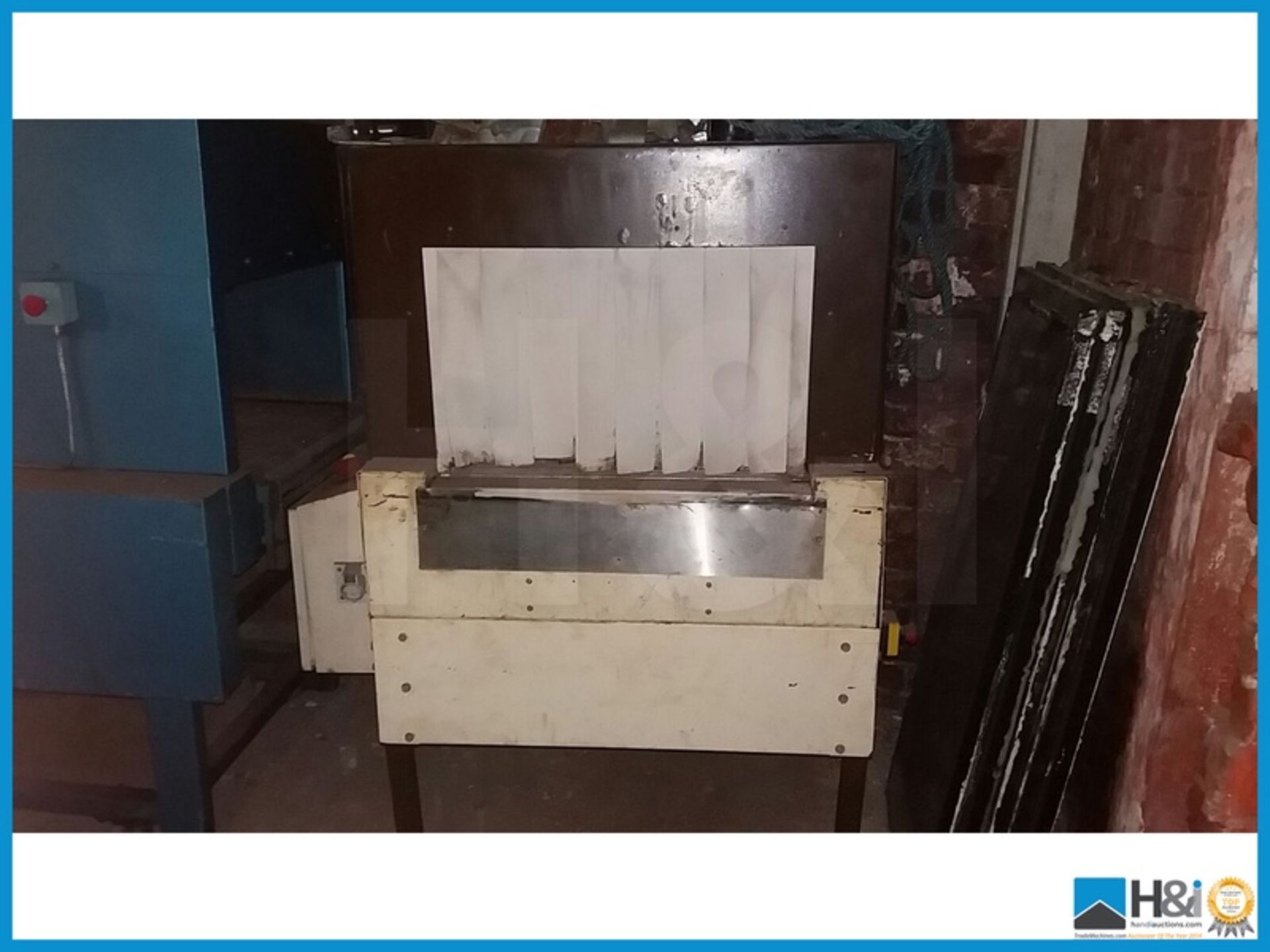 Heat shrink-wrapping machine Appraisal: Viewing Advised Serial No: NA Location: Lots 1 to 5