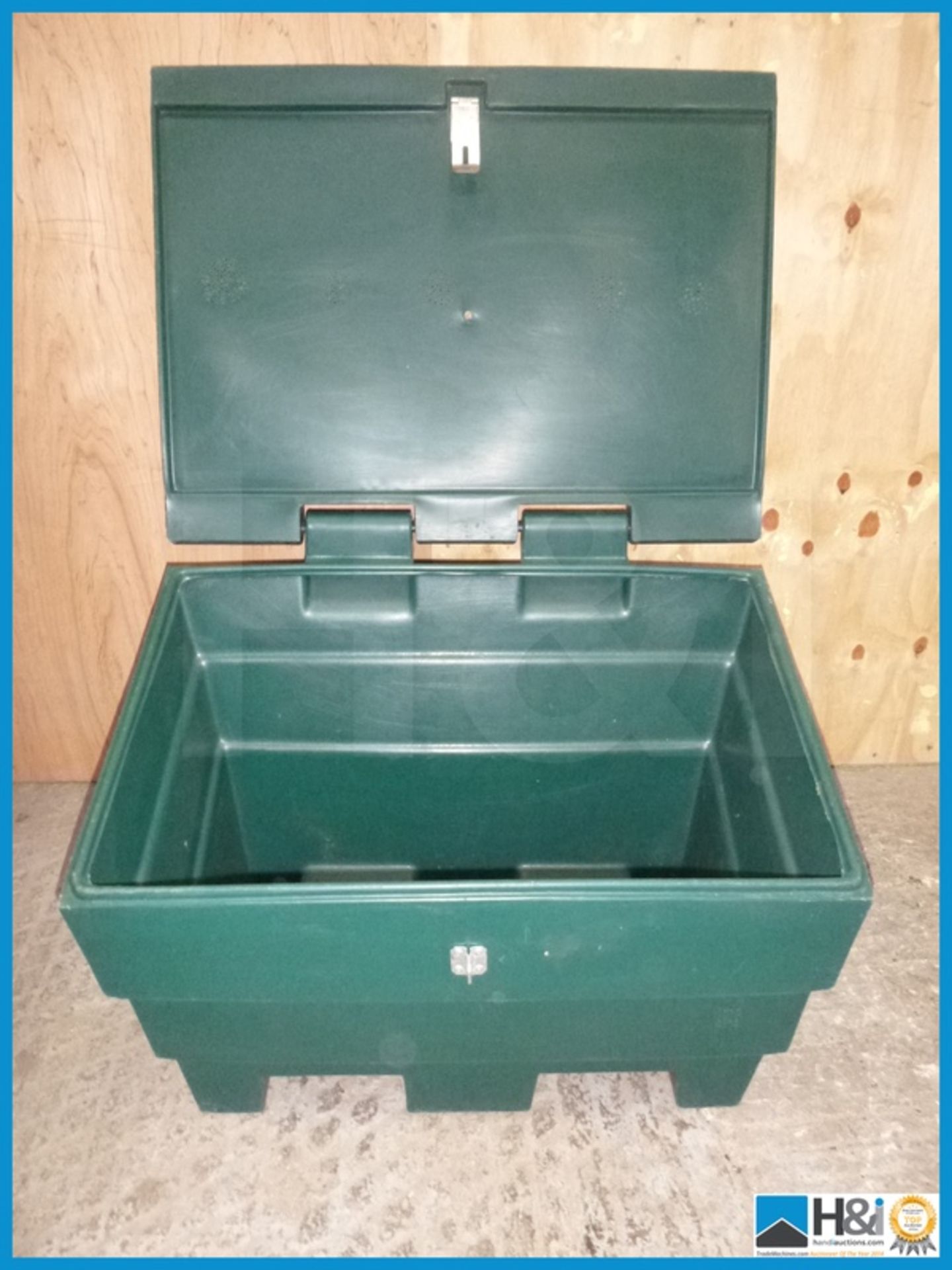 Lockable green plastic storage boxes suitable for storage of grit garden tools etc item is new 880 - Bild 3 aus 3