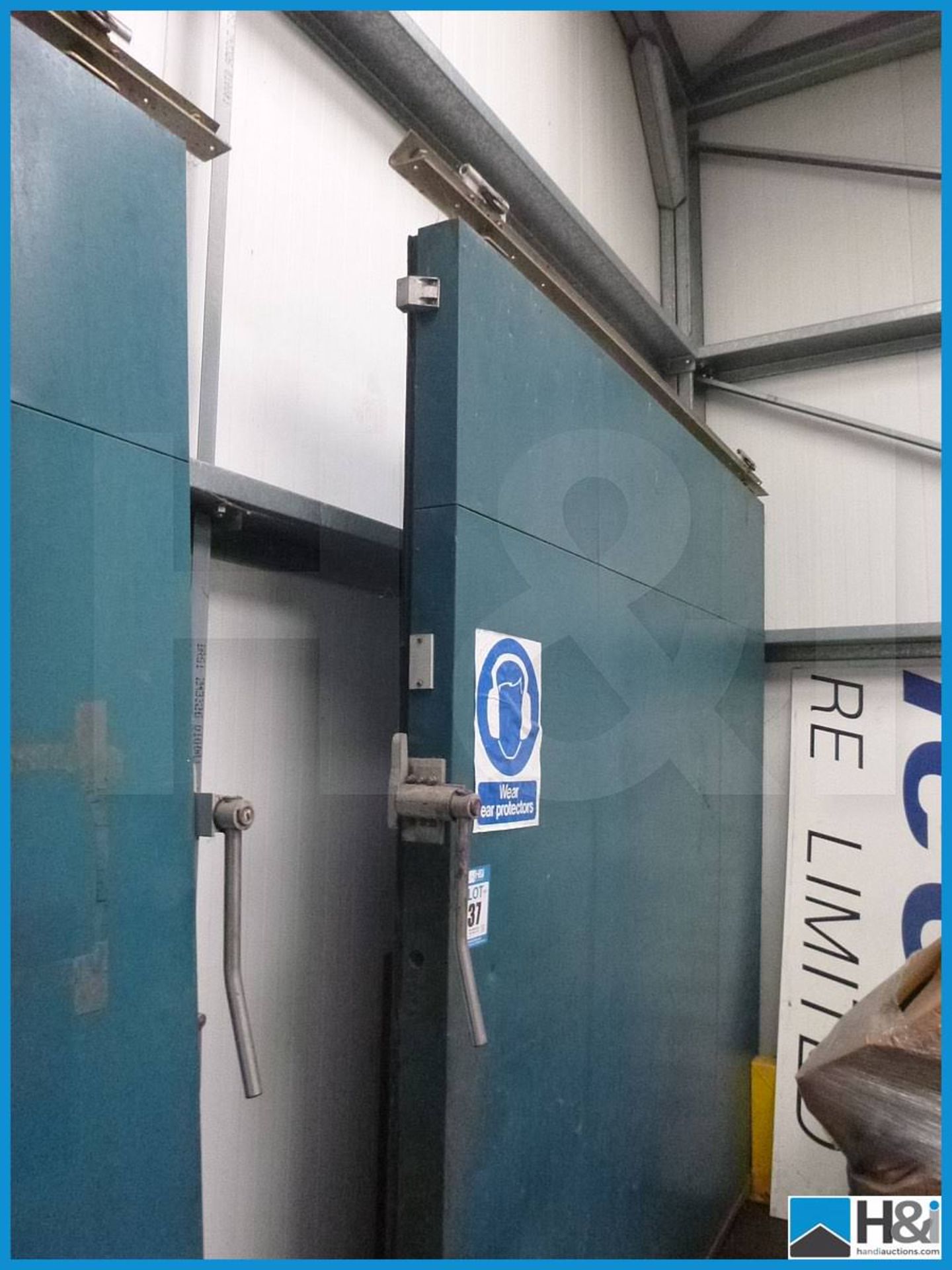 2 OFF - SLIDING WELDING DOORS, INCLUDING SLIDING TRACK AND GEAR, EACH DOOR, 2570X2570 MM, USED, GOOD - Image 3 of 4