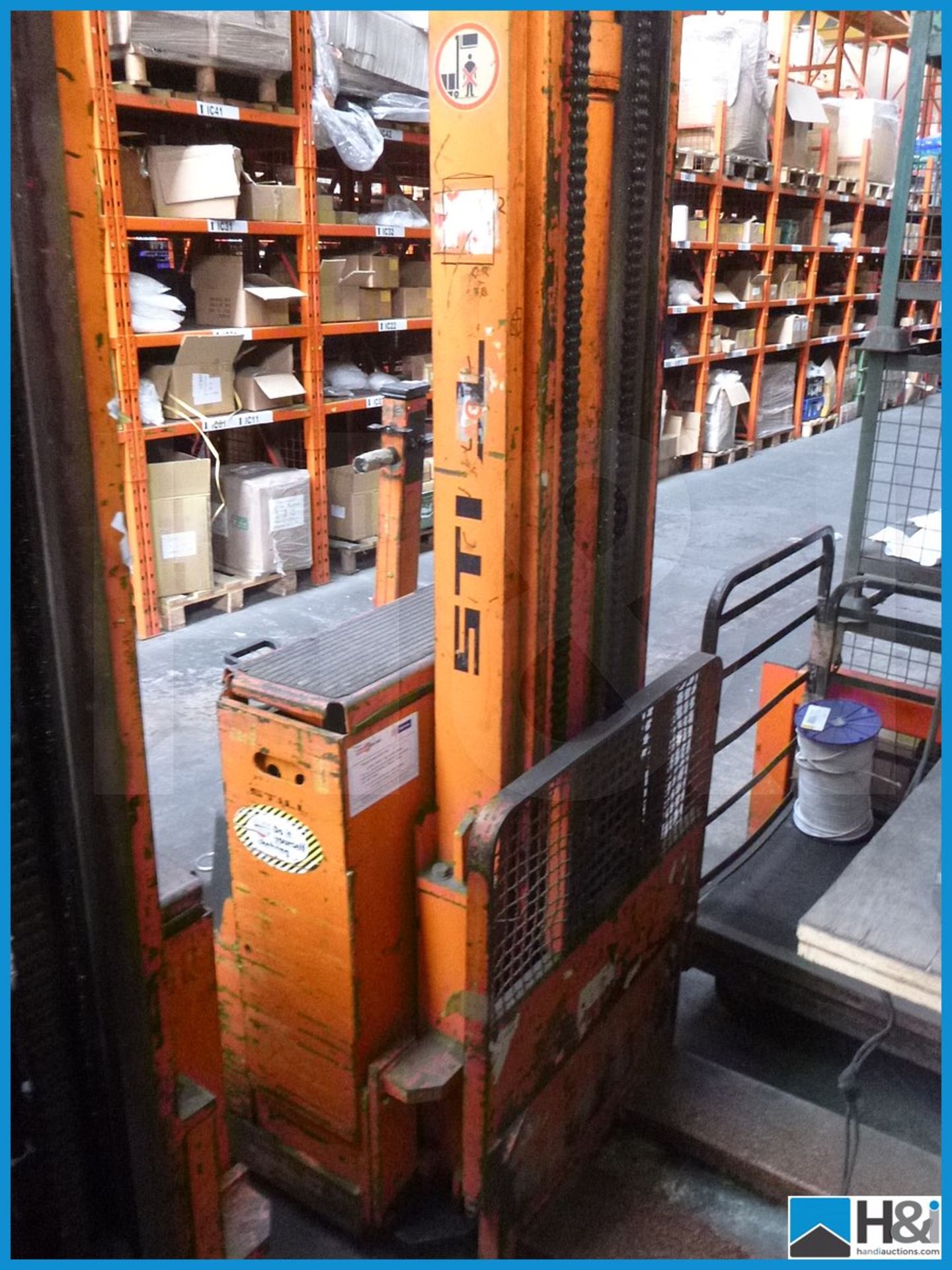 STILL ELECTRIC PEDESTRIAN FORK TRUCK, 2000KG CAPACITY, C/W CHARGER, USED, IN WORKING ORDER - Image 7 of 7