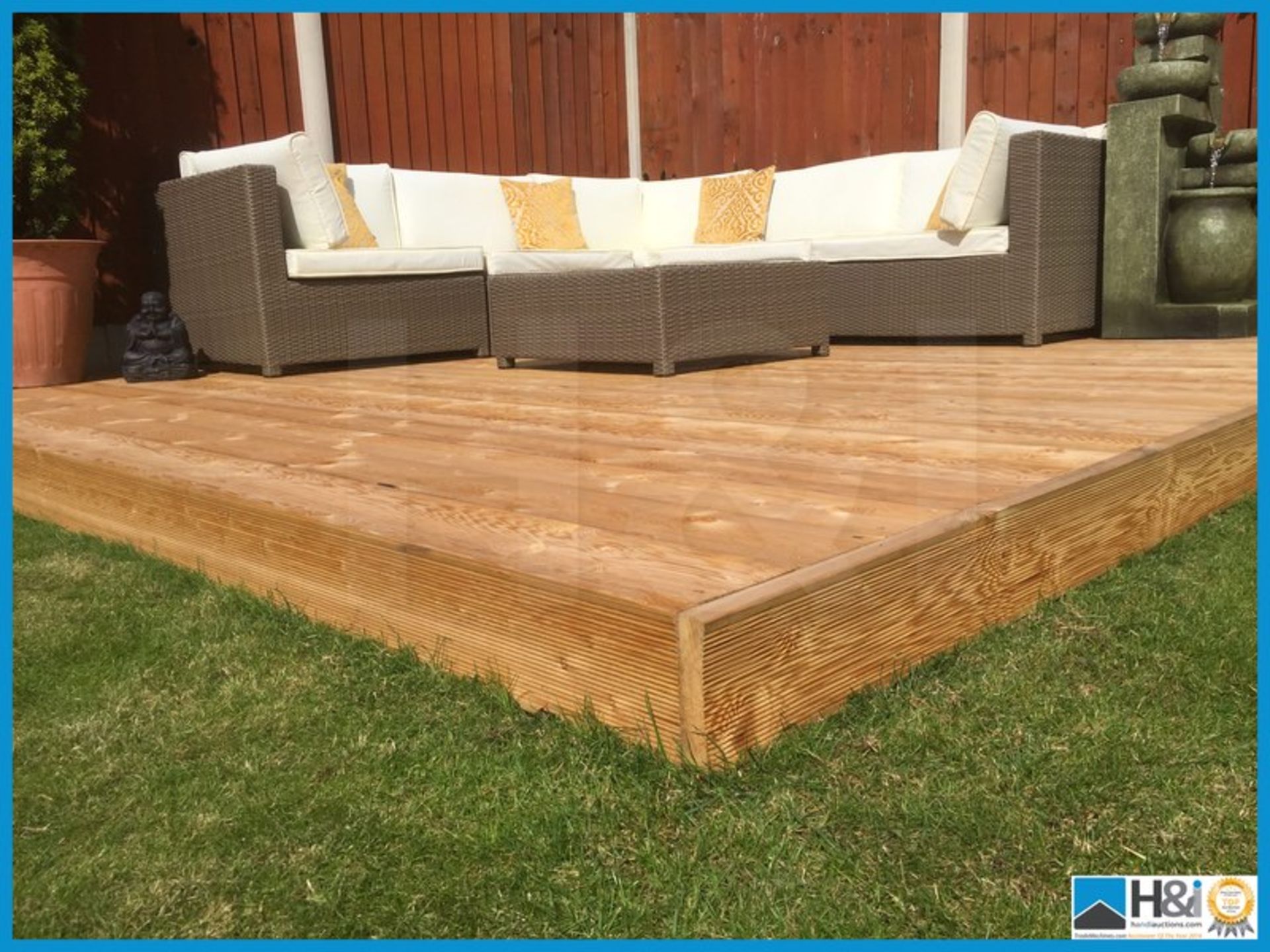 45 LENGTHS OF QUALITY 32x150LARCH DECKING IN 4 METRE LENGTHS ENOUGH TO COVER 26m2 Appraisal: Viewing - Image 2 of 6
