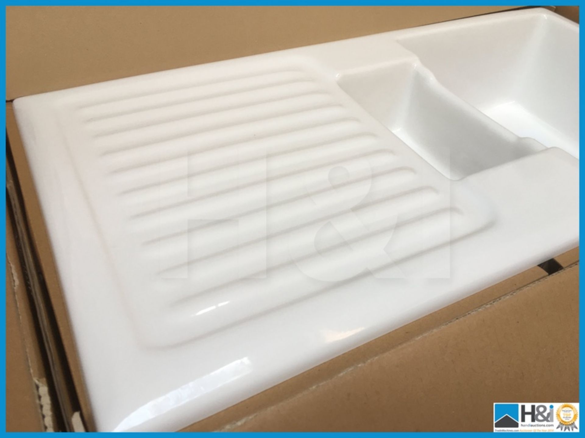 Stunning designer fire clay Gosink1 Gourmet 1 1.5 bowl single drainer sink. 1000x500. New and boxed. - Image 2 of 4