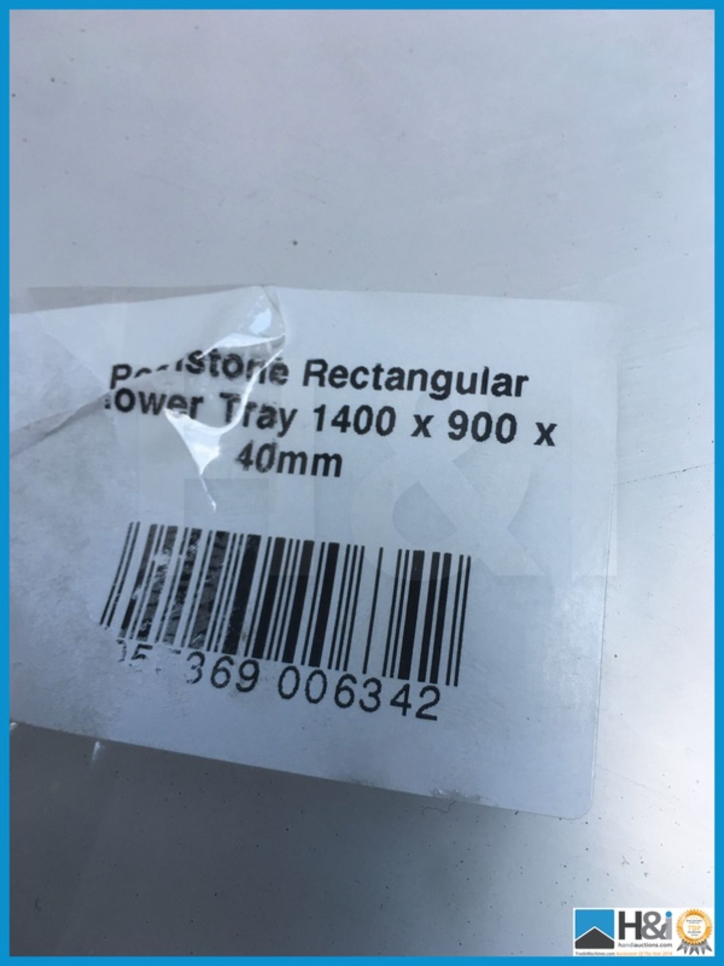 Designer low profile pearlstone 900x1400 low profile 40mm skirt shower tray. New and boxed.