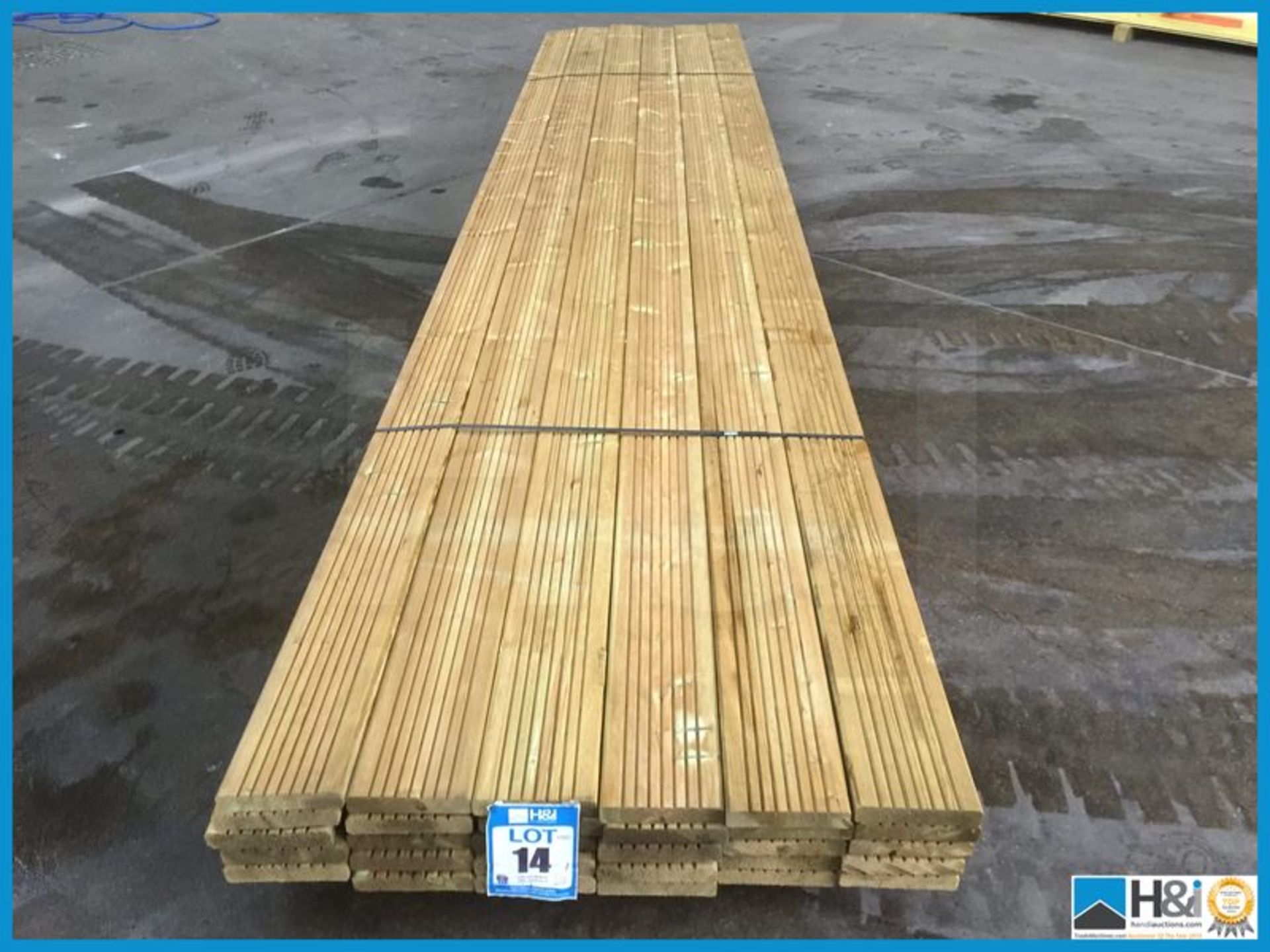 30 lengths of tanalised 32x150 decking at 4.5 metres long. Enough to cover 19m2 Appraisal: Viewing - Image 3 of 4