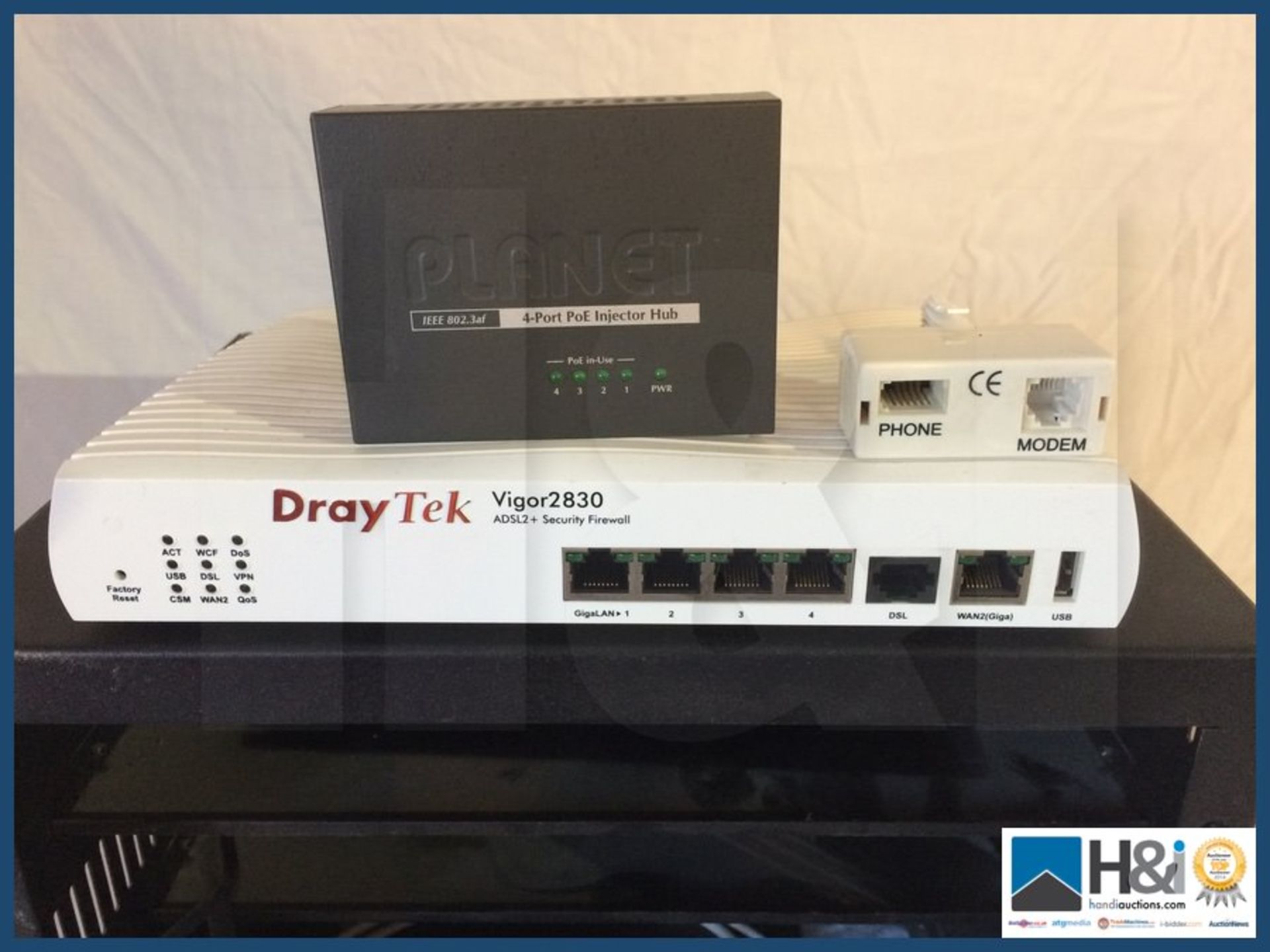 DRAYTEK VIGOR 2830 ADSL 2 SECURITY FIIREWALL WIRED ROUTER + PLANET 4 PORT POE INJECTOR HUB IN A - Image 2 of 2