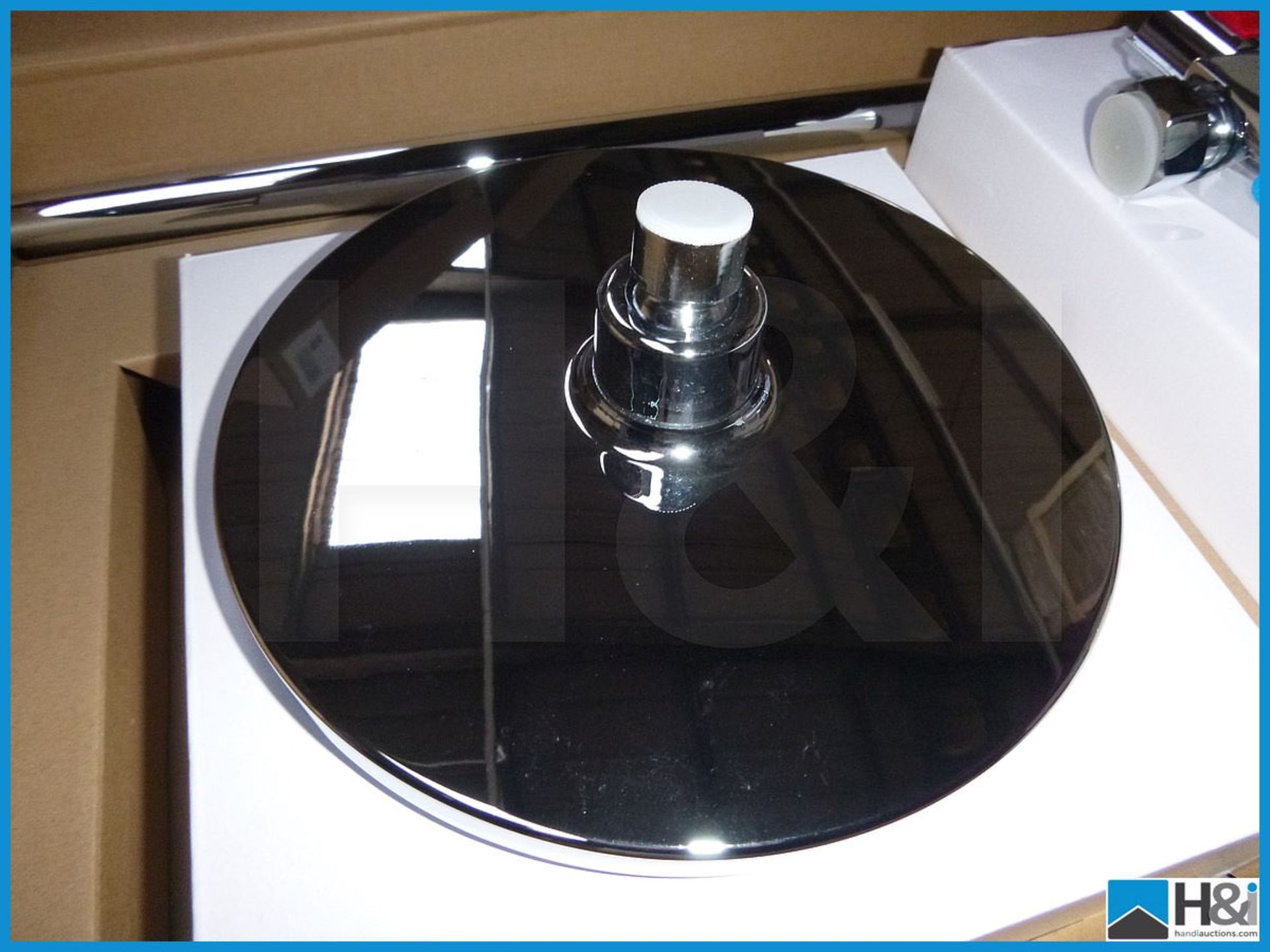 Stunning high quality designer KI001 thermostatic shower kit comprising riser rail, 200mm round - Image 4 of 4