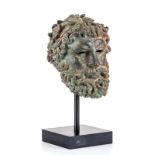 Zeus- tête en bronze à l'Antique- montée sur socle- h. 22-5 cm