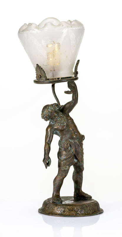 Dionysos- scupture en bronze formant lampe- figuré debout portant un globe évasé à décor dégagé à