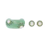 Trianon- paire de clips d'oreilles en or 750 sertie d'aventurine- saphirs cabochon et perles de