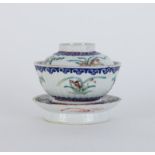 Gaiwan (bol couvert) sur son présentoir en porcelaine émaillée- Chine- fin de la dynastie Qing ou