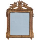 Miroir Néoclassique- XVIIIe s.- à cadre rectangulaire en bois doré et sculpté- fronton figurant deux