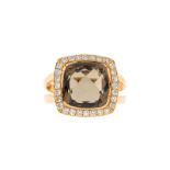 Bague en or rose 750 sertie d'un quartz fumé facetté entouré de diamants taille brillant- doigt 56-