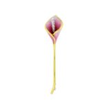 Broche calla 2 ors 750 et émail rose sertie de diamants taille brillant- h. 8 cm- 15g /