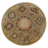 Imposante mosaïque circulaire byzantine- Ve-VIe s. ap. J.-C.- tesselles de nombreuse teintes :