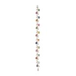 Bracelet en or gris 750 à décor floral serti de saphirs de couleurs taille ovale (total env. 11 ct)-