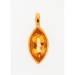 Pendentif en or 750 serti d'une citrine taille navette (env. 2 ct)