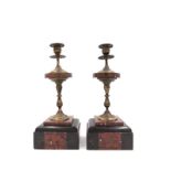 Paire de bougeoirs d'époque Napoléon III- en bronze ciselé et doré- fût en double balustre