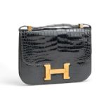 Hermès- sac Constance en crocodile porosus noir- année 1972- fermoir en H doré- 18x23 cm /