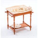 Table de toilette en bois avec lavabo- boîte et assiette en faïence de Sarreguemines- 1875-1900.
