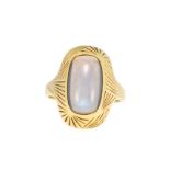 Bague en or 750 sertie d'une pierre de lune taille cabochon- doigt 52-12