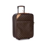 Louis Vuitton- valise à roulettes Pégase en toile enduite monogrammée et cuir naturel- 45x35x18 cm /