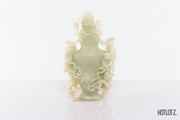 A CHINESE JADE DRAGON AND PHOENIX VASE AND COVER - Image 2 of 7