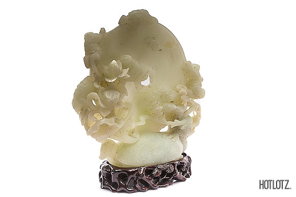 A CHINESE CARVED JADE DISC - Image 5 of 6