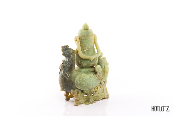 A CHINESE CARVED ARCHAISTIC ROOSTER VASE AND COVER - Image 4 of 8