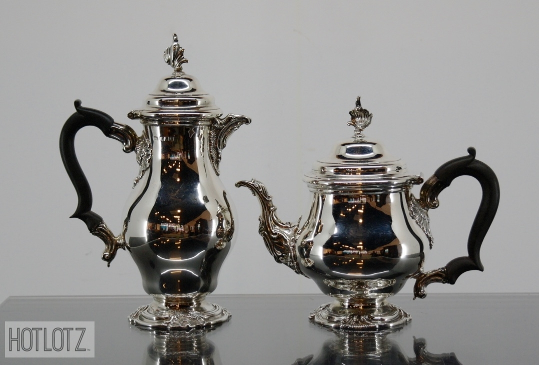 AN ENGLISH SILVER KETTLE, TEAPOT AND HOT WATER JUG - Image 3 of 7