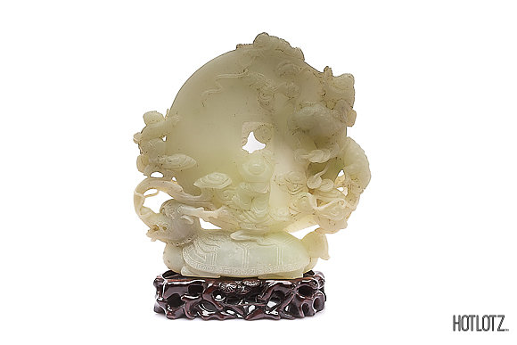 A CHINESE CARVED JADE DISC - Image 2 of 6