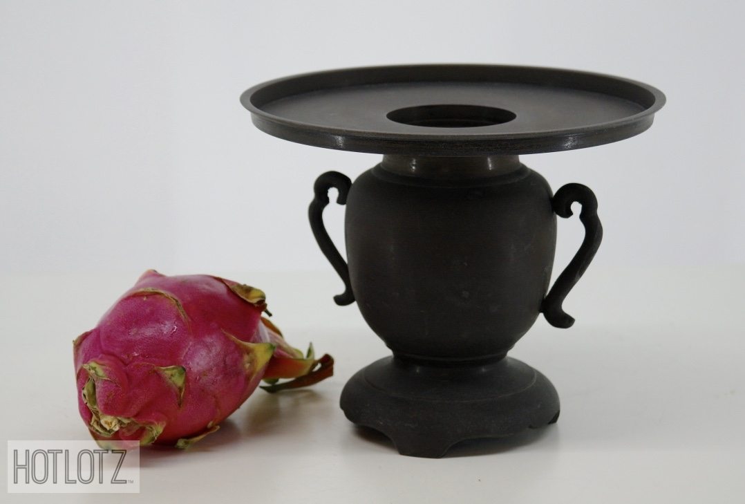 A JAPANESE BRONZE USUBUTA IKEBANA VASE - Image 4 of 4