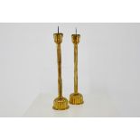A PAIR OF JAPANESE GILT LACQUER CANDLESTICKS