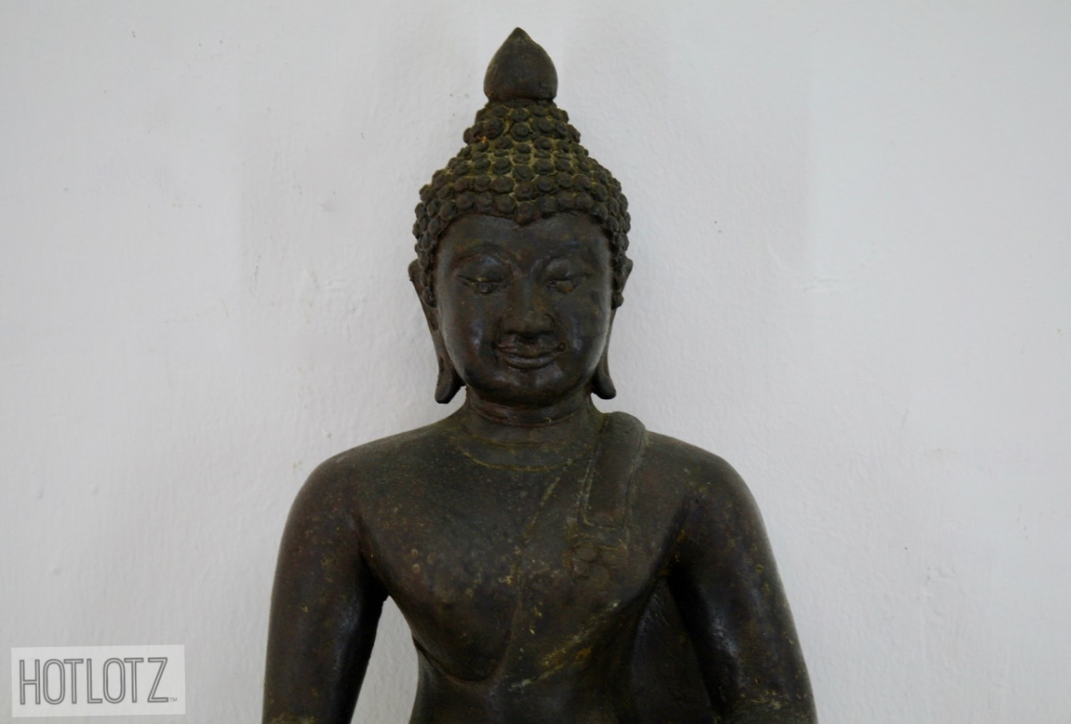 A BRONZE MODEL OF SITTING BUDDHA - Image 3 of 8