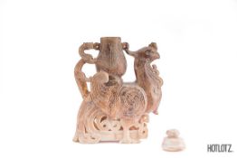 A CHINESE ARCHAISTIC ROOSTER VASE AND COVER