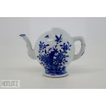 CHINESE BLUE AND WHITE PORCELAIN CADOGAN TEAPOT