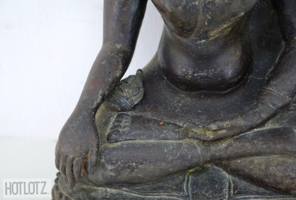 A BRONZE MODEL OF SITTING BUDDHA - Image 5 of 8