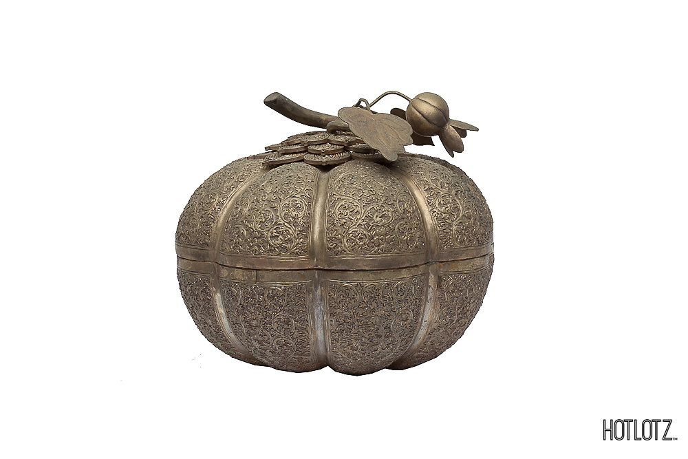 A LARGE WHITE METAL MELON FORM BOX AND COVER
