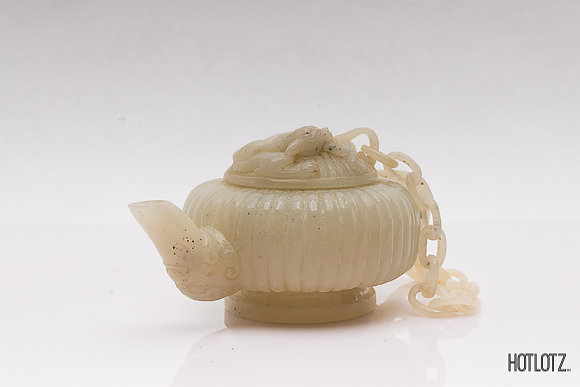 A CHINESE JADE TEAPOT AND COVER