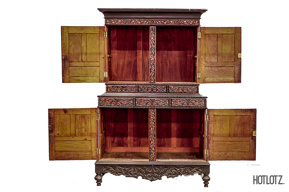 A CEYLONESE SATINWOOD AND EBONY CABINET - Image 2 of 4