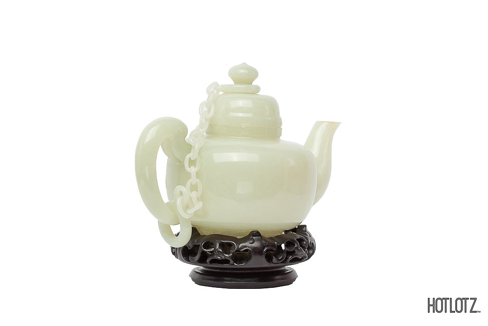 A CHINESE JADE PEDESTAL CENSER AND COVER - Image 2 of 3